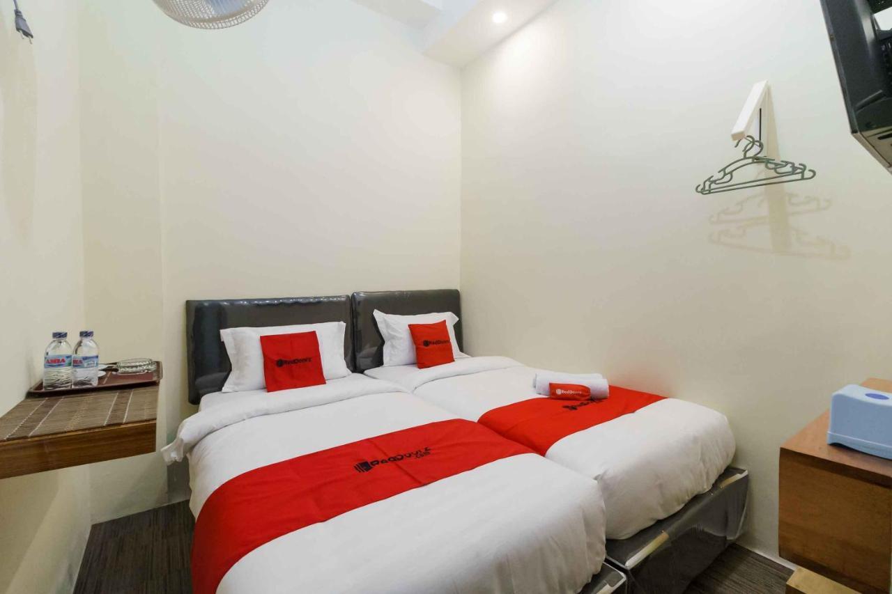 Reddoorz Syariah Near Lubang Jepang Bukittinggi Hotel Bagian luar foto